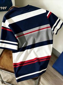 Manfinity Hypemode Men's Knight Graphic Casual Daily Short Sleeve T-Shirt - Multicolor - View 2