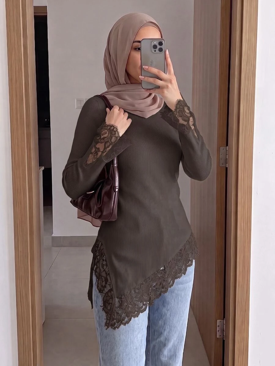 Solavon كنزة نسائية بلون موحد مع دانتيل متباين وحافة غير متماثلة - قهوة بني - مشاهدة 1