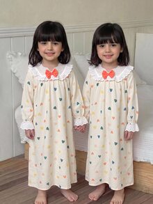 SHEIN 少女碎花睡裙，3D蝴蝶結裝飾可愛蕾絲洋裝 - 淺粉色 - 查看 3