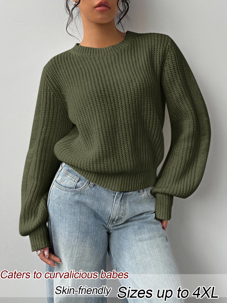 SHEIN BASICS 大尺碼女款純色圓領長袖休閒針織衫 - 軍綠色 - 查看 1