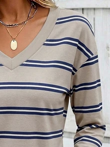 EMERY ROSE Women's V-Neck T-Shirt, Spring/Autumn Outdoor Top, Minimalist Striped Print Pattern, Pattern Design, High-End Feel, Casual Versatile, Daily Wear, Outdoor, Shopping, Travel Outdoor Outfit - Multicolor - View 4