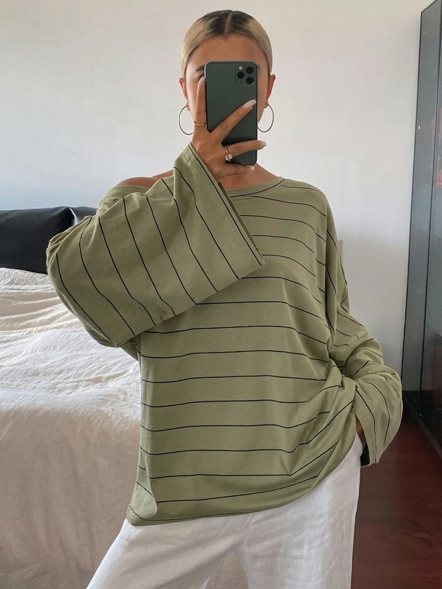DAZY 女款條紋不對稱露肩寬鬆街頭休閒T恤 - 綠色 - 查看 1