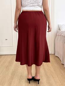 SHEIN EZwear 酒紅色高腰純色緞面質感大尺碼裙，適合派對與約會穿著 - 酒紅色 - 查看 2