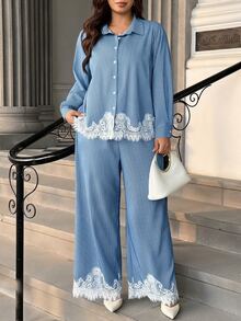 Vionelle Setelan Kasual Sehari-hari 2 Potong untuk Wanita Ukuran Plus dengan Atasan Lengan Panjang dan Celana Bergaris Patchwork Renda - Blue and White - View 1
