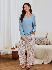Serenescape Vacation Style Solid Color V-Neck Long Sleeve Ditsy Floral Loose Casual Women's Pajama Set - Blue - View 2