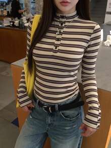 DAZY 女款夏季圓領半鈕扣性感修身簡約都市休閒內搭短袖T恤 - 黑色 - 查看 9