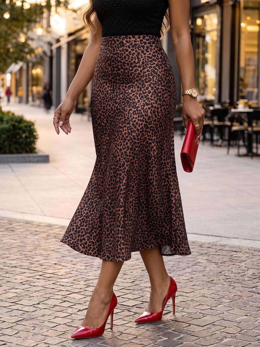 SHEIN Lady تنورة نسائية بطبعة نمر ضيقة عصرية كاجوال متعددة الاستخدامات - كاكي - مشاهدة 1