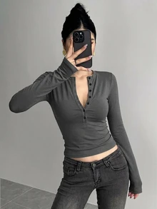 DAZY 女款半開襟鈕扣長袖修身T恤 - 深灰色 - 查看 5