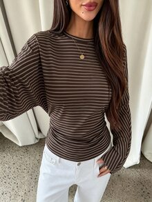 Aloruh 女款街頭風條紋拼色收腰極簡主義T恤 - 棕色 - 查看 3
