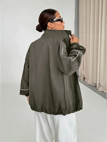 StreetHx Jaket Olahraga Putih dengan Resleting dan Hiasan Garis-Garis - Dark Grey - View 2