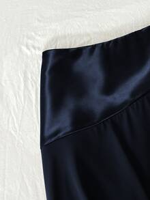 SHEIN EZwear Maillard 高端性感優雅風不對稱拼接緞面蝴蝶結裙，海軍藍秋季派對約會夜店聚會穿搭 - 藏蓝色 - 查看 3