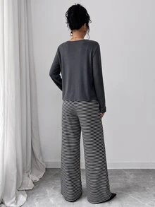 GlowEve Setelan 3 Potong: Kardigan Rajut Polos Wanita dengan Kancing Depan, Camisole Slim Fit Bergaris dengan Hiasan Tali Serut, Celana Panjang Kasual Elegan untuk Perjalanan Sehari-hari - Grey - View 2