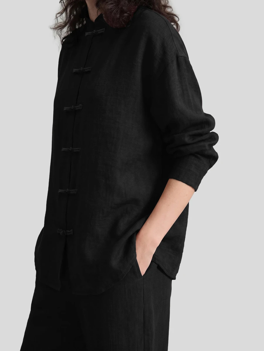 Ontre Ensemble 2 pièces pour femme style chinois, chemise bordeaux en tissu confortable, coupe ajustée et ample, fermeture boutonnée devant, décoration boutons grenouille, épaules tombantes, manches longues, et pantalon droit à taille élastique avec poches, mode urbaine moderne polyvalente toutes saisons, style business décontracté de bureau, style Old Money discret, élégant et Top de gamme, tenue de trajet de qualité supérieure, tenue de vacances style chinois pour femme - Noir - Voir 1