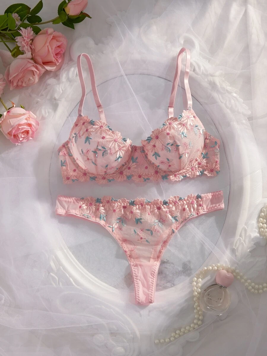 Crystal Vow 2pcs Romantic Embroidered Underwire Bra Set - Multicolor - View 1