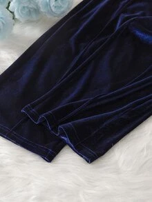 SHEIN 女童天鵝絨珠飾夾克兩件套，天鵝絨拉鍊長袖夾克，前拉鍊設計方便穿脫，袖口珍珠裝飾，搭配同款天鵝絨長褲，適合姐妹聚會、聖誕節、萬聖節等場合，春秋冬季適用，輕奢韓系風格，質感高級 - 藏蓝色 - 查看 7