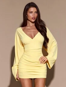 SHEIN BAE 秋冬女款純色性感深V領露背長袖修身抓皺針織迷你洋裝 - 黃色 - 查看 8