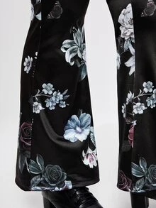 ROMWE Gothic Style Black Background Bright Floral Pattern Flared Leg Plus Size Women's Pants - Black - View 5