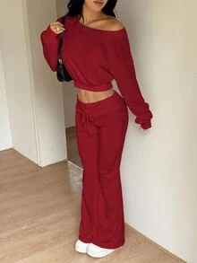 SHEIN EZwear طقم نسائي من قطعتين بلون برغندي: سويت شيرت بكتف غير متماثل وبنطال رياضي واسع الساق - عنابي اللون - مشاهدة 4