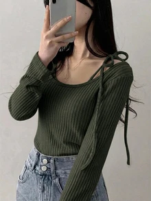 DAZY 女款修身長袖休閒極簡風T恤 - 軍綠色 - 查看 2