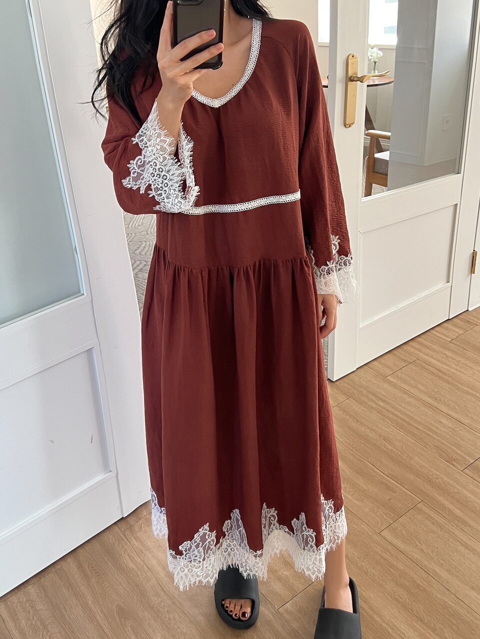 Women's Contrast Lace Cuff Elegant Loose Nightgown