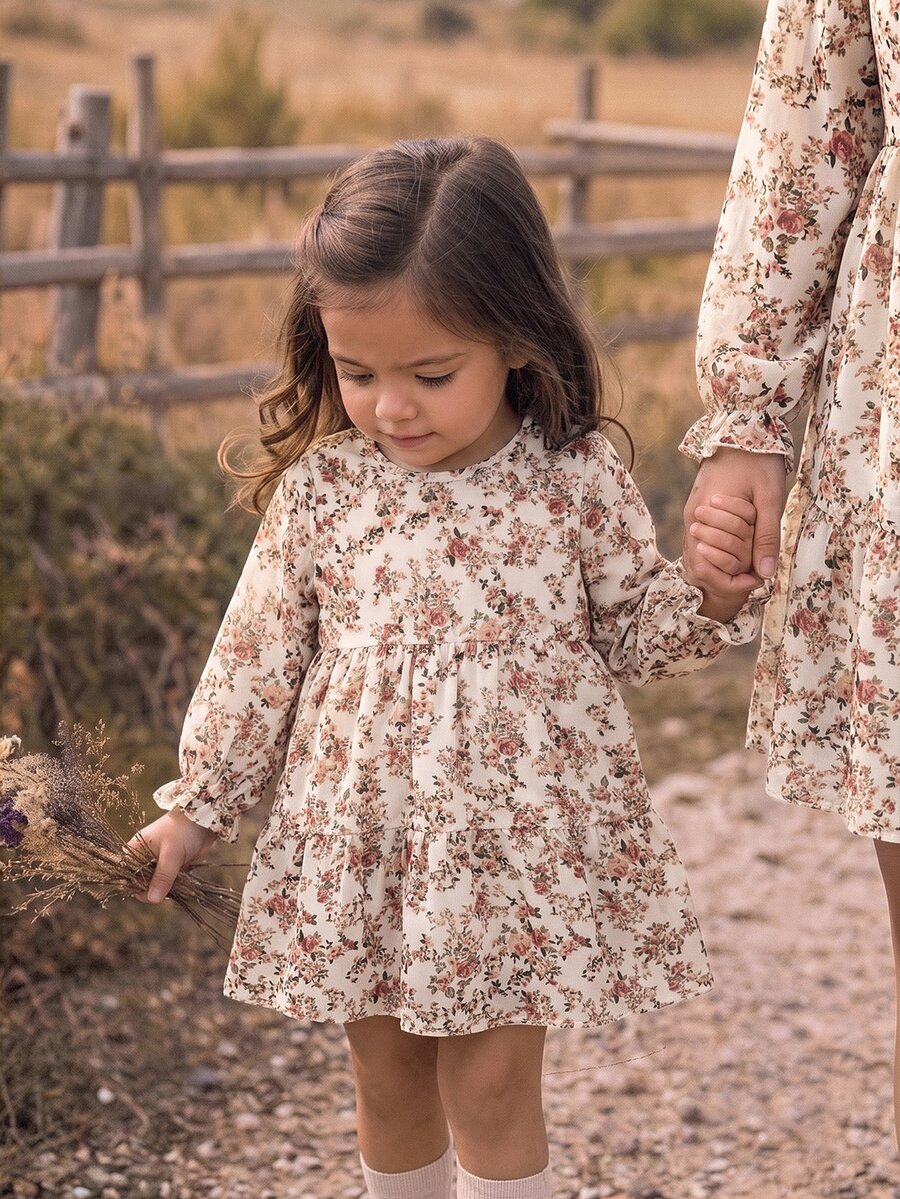SHEIN Baby Girl Ditsy Floral Round Neck Ruffle Cuff Cute Dress - Pink - View 1