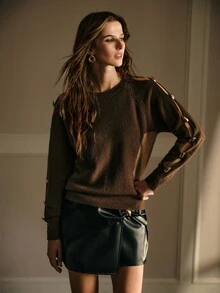 MOTF PREMIUM WOMEN'S AUTUMN/WINTER FASHION COFFEE COLOR GOLD BUTTON HOLLOW SLEEVE SWEATER - Brown - View 6