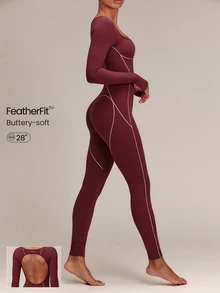 GLOWMODE 28" FeatherFit™ Keep Glowing 拼色修身連身衣，鏤空背部設計與拇指孔，適合瑜伽、皮拉提斯、工作室與日常運動穿著 - 酒紅色 - 查看 1