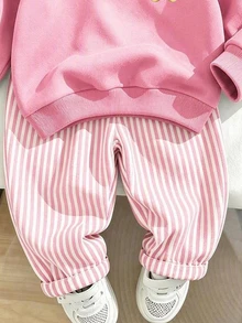 2件組幼兒熊圖案圓領衛衣 + 直條紋長褲套裝，可愛休閒長袖兒童服飾粉色，秋冬氛圍慵懶風套裝 - 彩色 - 查看 5