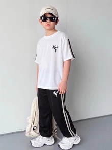 SHEIN 兒童青少年男孩春夏兩件套 白色圓領短袖T恤與黑色長褲，舒適百搭休閒日常時尚運動簡約百搭風格，適合春夏秋冬室內、戶外、日常、運動、玩耍、派對、攝影、度假、假期 - 彩色 - 查看 3