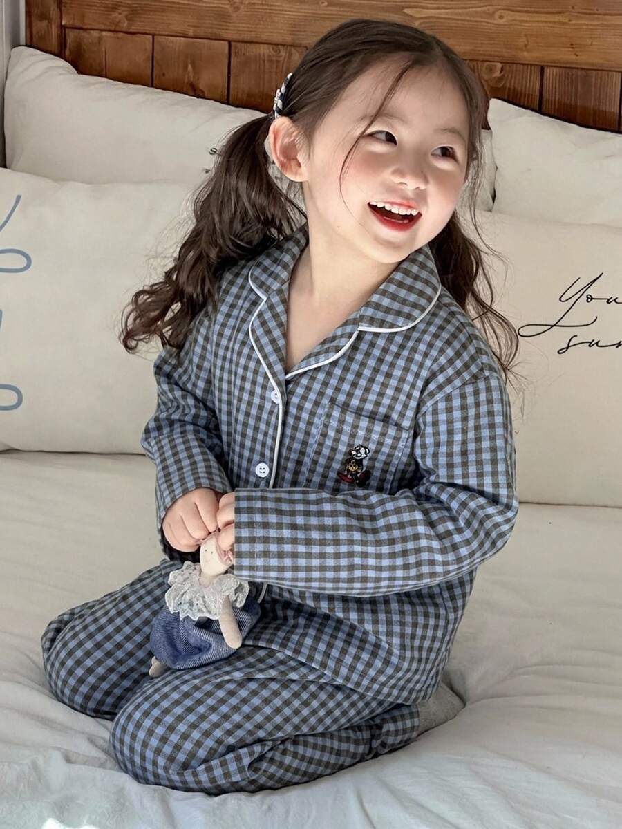 Dazy Kids 女童秋季小格紋刺繡長袖居家休閒套裝(褲裝套裝) - 藍白色 - 查看 1