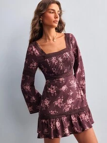 Willow Rêve Gaun Mini Wanita Warna Dusty Mauve, Motif Bunga Kecil, Patchwork Renda, Leher Persegi, Bagian Dada Berlipit, Hem Bergelombang, Gaya Cottagecore Musim Gugur untuk Brunch, Gaun Liburan - Coklat - View 5
