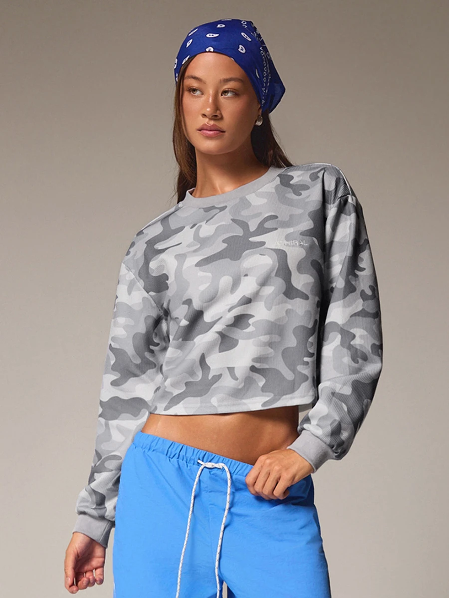 Athîral Sweatshirt Pendek Rajut Waffle Motif Kamuflase Wanita - Grey - View 1