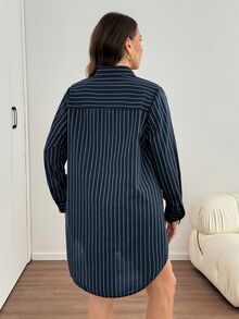 Easowa Curve 大尺碼女款條紋長袖單排扣休閒襯衫洋裝 - 藏蓝色 - 查看 2
