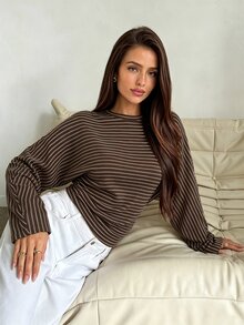 Aloruh 女款街頭風條紋拼色收腰極簡主義T恤 - 棕色 - 查看 5