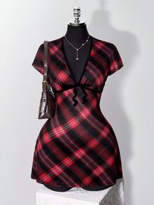 SHEIN ICON 大尺碼復古 Y2K 深 V 領花卉短袖收腰 A 字洋裝，開學穿搭、日常穿著、休閒度假夏季洋裝 - 酒紅色 - 查看 1