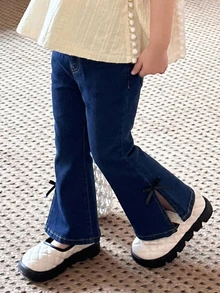 Dazy Kids 少女秋季服飾蝴蝶結裝飾開衩下擺牛仔喇叭褲 - 深色水洗藍 - 查看 1