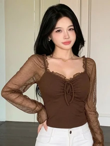 Joudiya 夏季波點透視網紗 T 恤 棕色蕾絲修身優雅短袖女款上衣 適合婚禮派對 - 棕色 - 查看 6