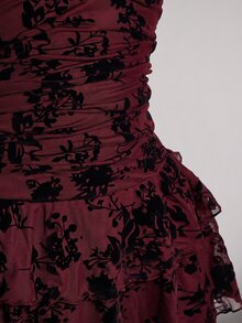 SHEIN ICON 女款大尺碼花卉印花時尚派對掛脖洋裝 冬季 - 酒紅色 - 查看 8