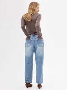 KÆRIA Hus Jeans Model Mom Fit Oversized ala 80-an - Denim Lembut - Warna Biru Vintage, Potongan Longgar - Light Wash - View 2