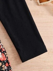 SHEIN Gaun Lengan Panjang Motif Bunga Kecil Warna-warni yang Lucu untuk Bayi Perempuan - Hitam - View 6