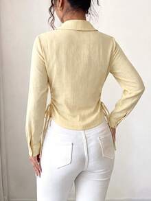 SHEIN Elenzya Kemeja Wanita Gaya Jalanan dengan Tali Serut di Pinggang dan Kancing Depan - Kuning - View 2