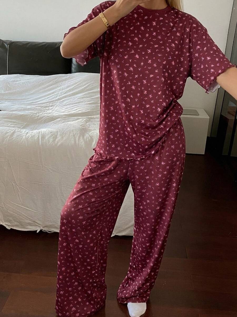DAZY 甜美碎花寬鬆短袖T恤與寬鬆直筒長款睡褲2件組,夏季女款睡衣套裝 - 酒紅色 - 查看 1