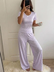 DAZY 2件組甜美碎花修身短袖T恤與直筒長版睡褲套裝，夏季女款睡衣 - 淡紫色 - 查看 5