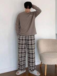 DAZY 春秋字母印花T恤與格紋長褲男士居家休閒套裝 - 棕色 - 查看 1