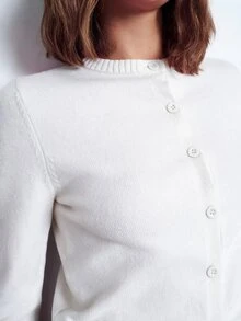 Maija 女款優雅純色圓領鈕扣長袖休閒針織上衣，百搭實用，適合日常穿著與商務休閒場合，季節性針織衫 - 白色 - 查看 9
