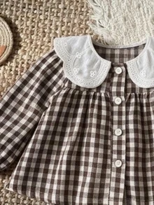 SHEIN 2件組幼童女嬰上衣褲子套裝，甜美學院風棕色與白色格紋蕾絲泡泡袖彼得潘領，休閒派對秋季婚禮節日復古風 - 棕色 - 查看 5