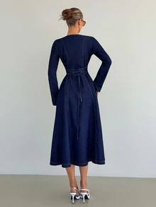 Siren Gaze Gaun Denim Elegan Wanita Lengan Panjang Leher Bulat dengan Kancing Logam Tunggal - Biru - View 2