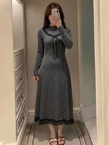 DAZY 甜美蝴蝶結圖案滿版印花蕾絲拼接花瓣袖短袖收腰長洋裝夏季女款睡袍 - 深灰色 - 查看 5