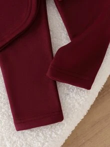 Elladie kids 女童春秋兩件套，長袖字母印花連帽套頭衫 + 鬆緊腰修身長褲，柔軟休閒運動套裝，時尚搭配風格，適合女童日常穿著、戶外玩耍與假期休閒造型 - 酒紅色 - 查看 11