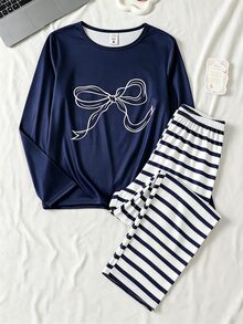 2件組女童兩件式居家服套裝，鏤空印花長袖上衣搭配全數位印花長褲，牛奶絲面料，舒適居家穿著 - 藏蓝色 - 查看 2